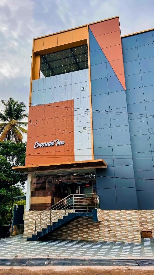 Emerald Inn Kochi Exterior foto